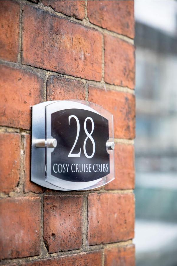 Cosy Cruise Cribs Apartment Etruria Exterior photo